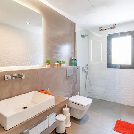 The Orange House, Barcelona, Luxury Holiday home